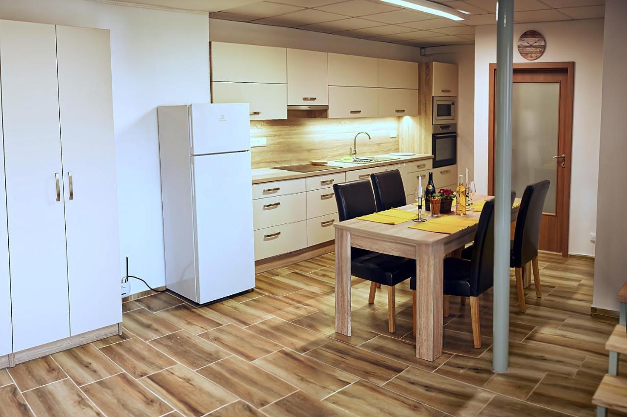 Nice Accommodation In Mikulov Exterior photo