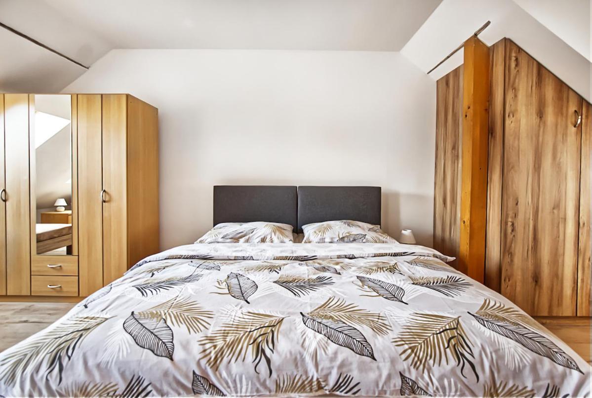 Nice Accommodation In Mikulov Exterior photo