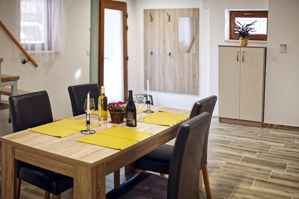 Nice Accommodation In Mikulov Exterior photo
